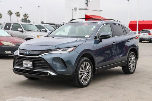 Coastal Gray 2024 Toyota Venza XLE