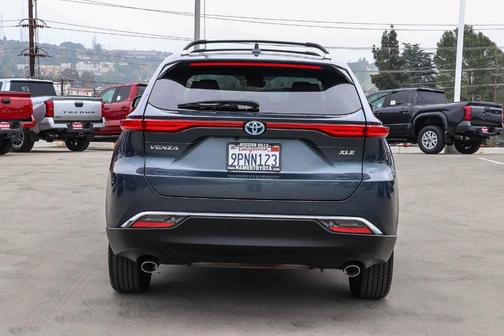 Coastal Gray 2024 Toyota Venza XLE