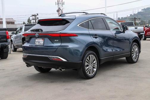 Coastal Gray 2024 Toyota Venza XLE