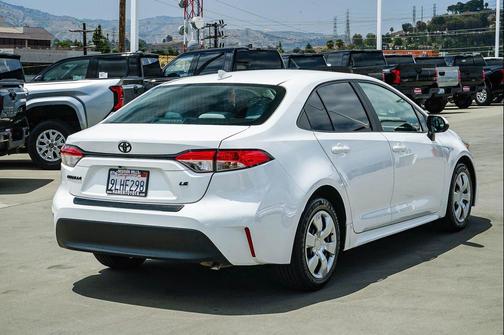 Ice Cap 2024 Toyota Corolla LE