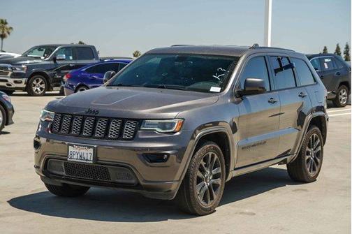 Granite Crystal Clearcoat Metallic 2020 Jeep Grand Cherokee Altitude