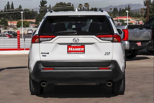 Ice Cap 2025 Toyota RAV4 Hybrid XLE