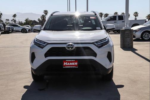 Ice Cap 2025 Toyota RAV4 Hybrid XLE
