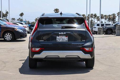 Gray 2025 Kia Niro EX