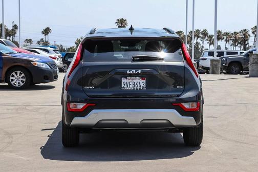 Gray 2025 Kia Niro EX