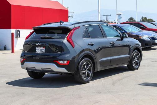 Gray 2025 Kia Niro EX
