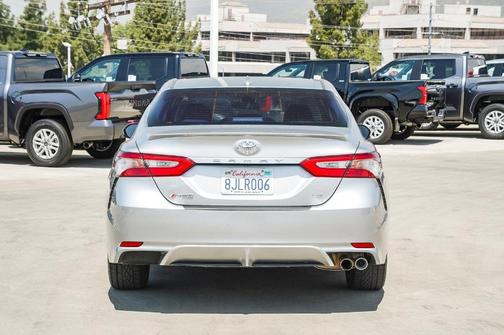 Celestial Silver Metallic 2019 Toyota Camry SE