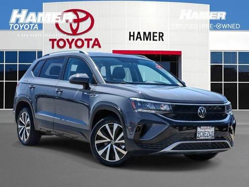 Pure Gray 2022 Volkswagen Taos 1.5T SE