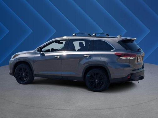 Predawn Gray Mica 2019 Toyota Highlander SE