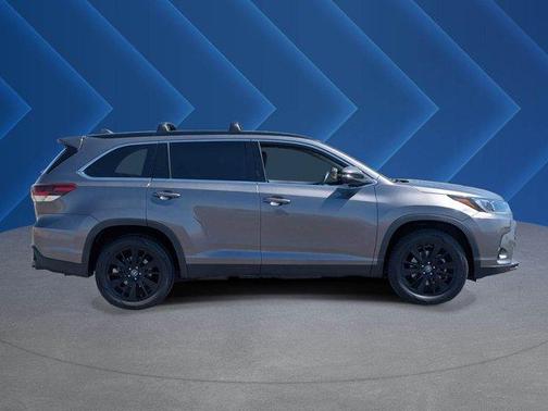 Predawn Gray Mica 2019 Toyota Highlander SE