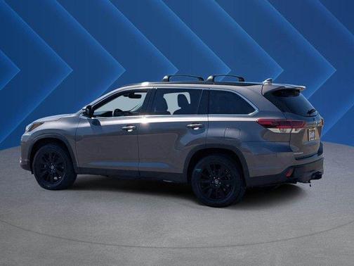Predawn Gray Mica 2019 Toyota Highlander SE