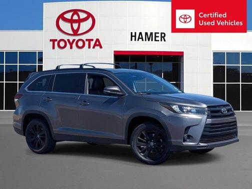 Predawn Gray Mica 2019 Toyota Highlander SE