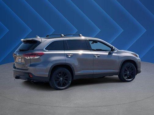 Predawn Gray Mica 2019 Toyota Highlander SE