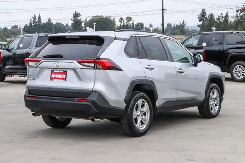 Silver Sky Metallic 2022 Toyota RAV4 XLE
