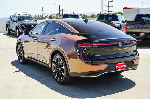 Bronze 2023 Toyota Crown Platinum