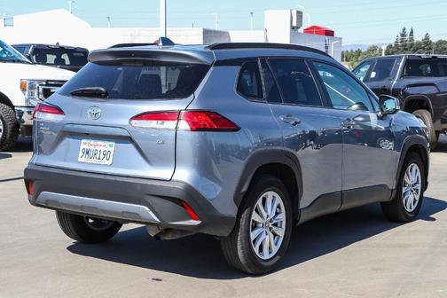 CELESTITE 2022 Toyota Corolla Cross LE