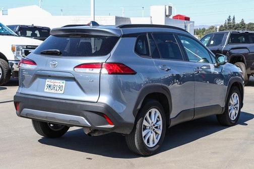 CELESTITE 2022 Toyota Corolla Cross LE