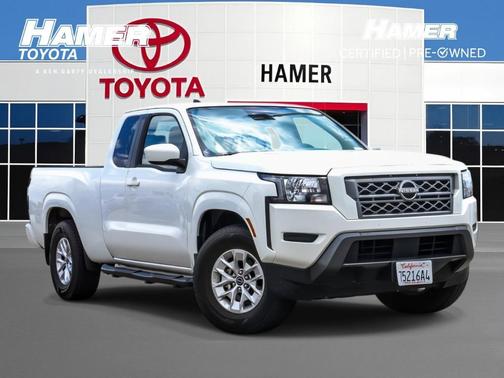 Glacier White 2024 Nissan Frontier SV
