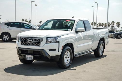 Glacier White 2024 Nissan Frontier SV