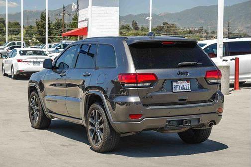Granite Crystal Metallic Clearcoat 2020 Jeep Grand Cherokee Altitude