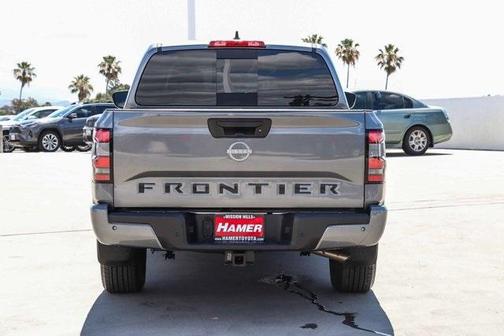 Gun Metallic 2025 Nissan Frontier SV