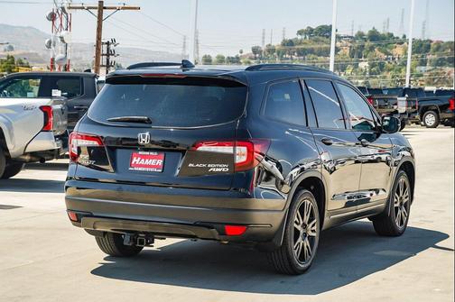 Crystal Black Pearl 2022 Honda Pilot AWD Black Edition