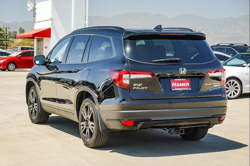 Crystal Black Pearl 2022 Honda Pilot AWD Black Edition