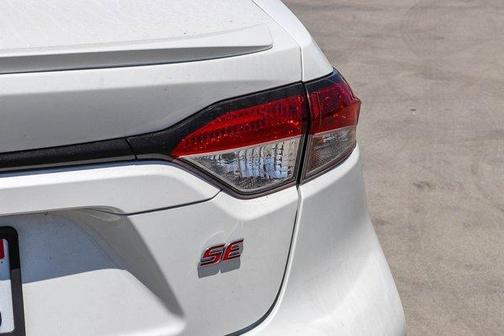 Blizzard Pearl 2021 Toyota Corolla SE
