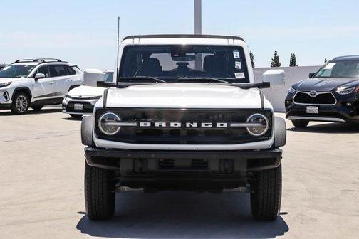 Oxford White 2022 Ford Bronco Outer Banks