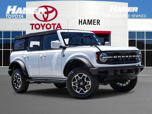 Oxford White 2022 Ford Bronco Outer Banks