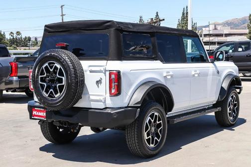Oxford White 2022 Ford Bronco Outer Banks