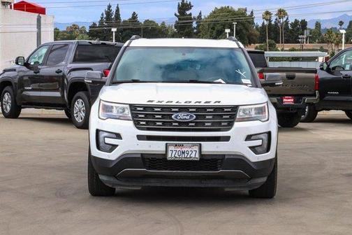 Oxford White 2017 Ford Explorer XLT