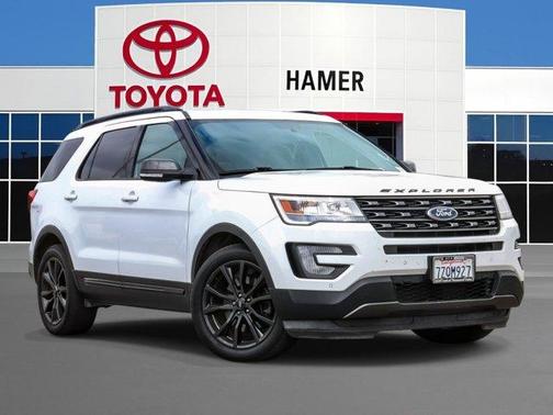 Oxford White 2017 Ford Explorer XLT