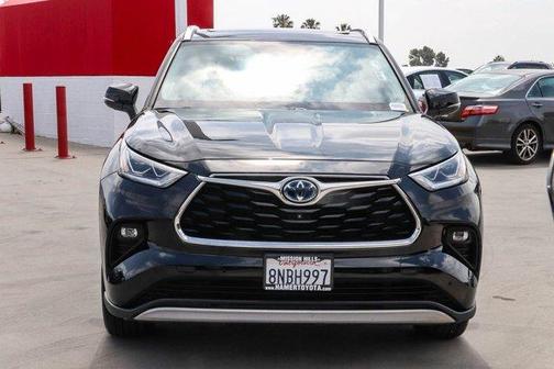 Midnight Black Metallic 2020 Toyota Highlander Hybrid Platinum