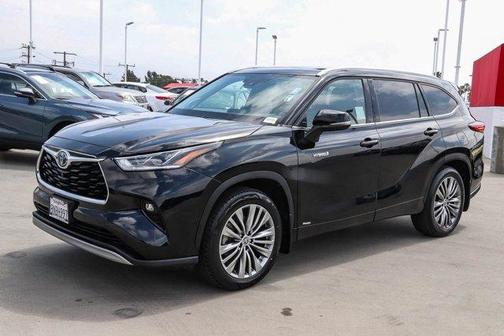 Midnight Black Metallic 2020 Toyota Highlander Hybrid Platinum
