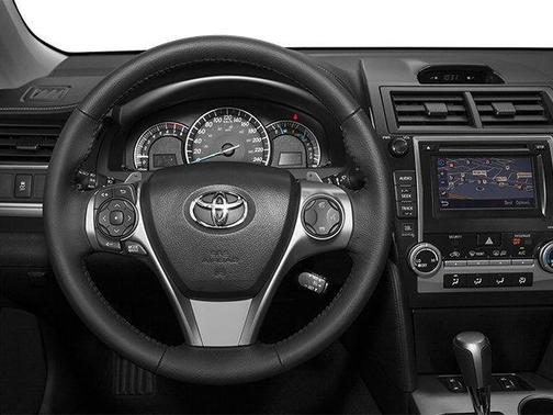Super White 2013 Toyota Camry SE
