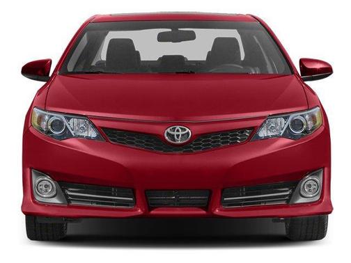 Super White 2013 Toyota Camry SE