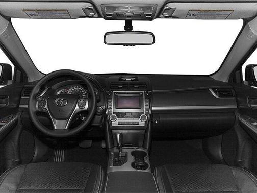 Super White 2013 Toyota Camry SE