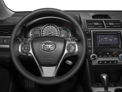 Super White 2013 Toyota Camry SE