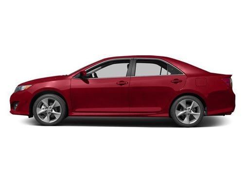 Super White 2013 Toyota Camry SE