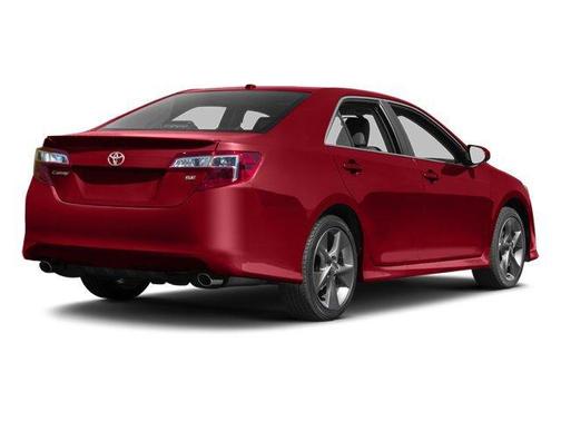 Super White 2013 Toyota Camry SE