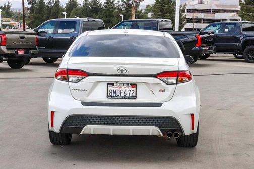 Blizzard Pearl 2020 Toyota Corolla SE