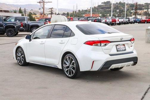 Blizzard Pearl 2020 Toyota Corolla SE