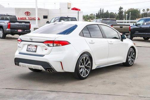 Blizzard Pearl 2020 Toyota Corolla SE