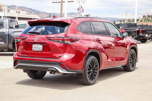 Ruby Flare Pearl 2024 Toyota Highlander XSE