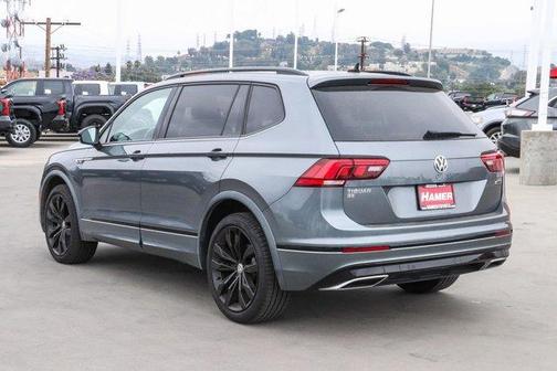 Platinum Gray Metallic 2021 Volkswagen Tiguan 2.0T SE R-Line Black