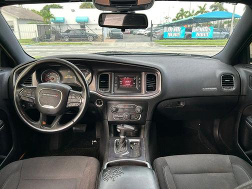 Granite Pearlcoat 2016 Dodge Charger SE