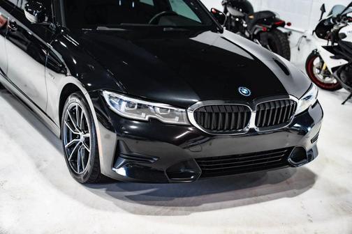 Black Sapphire Metallic 2022 BMW 330e 330e Sedan 4D