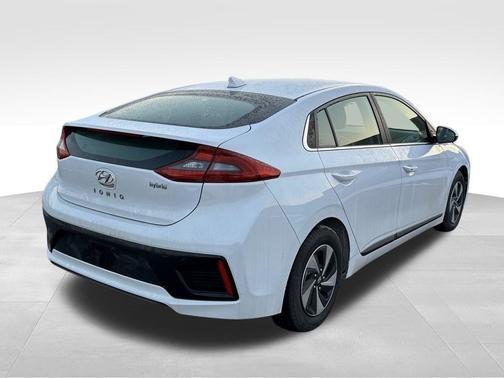 2017 Hyundai IONIQ Hybrid SEL