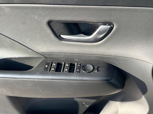 Cyber Gray Metallic 2024 Hyundai KONA Limited